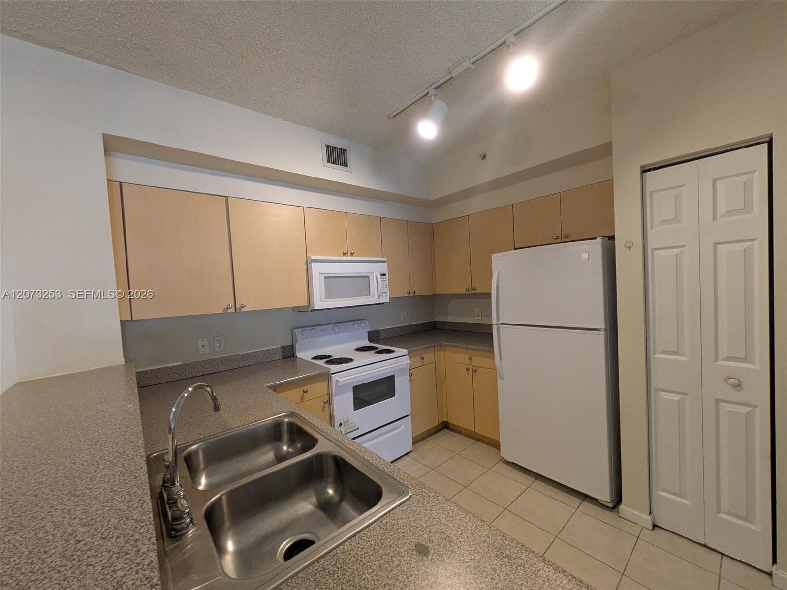 8060 N Nob Hill Rd # 101, Tamarac FL 33321 photo 4