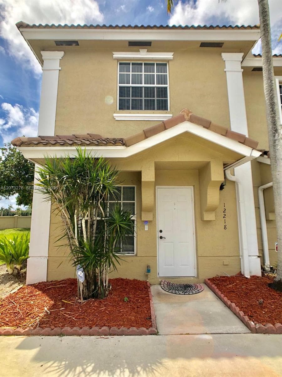12218 SW 8th Ct, Pembroke Pines, FL 33025 photo 3