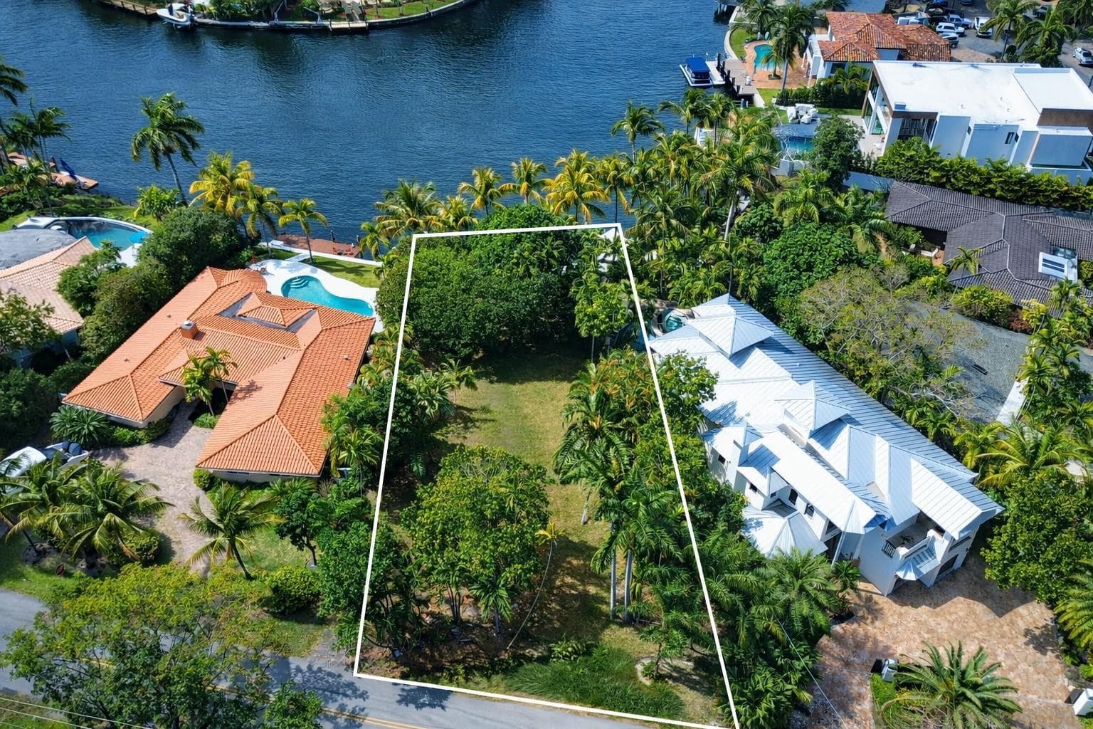 2405 MIDDLE RIVER Drive, Fort Lauderdale FL 33305 photo 2