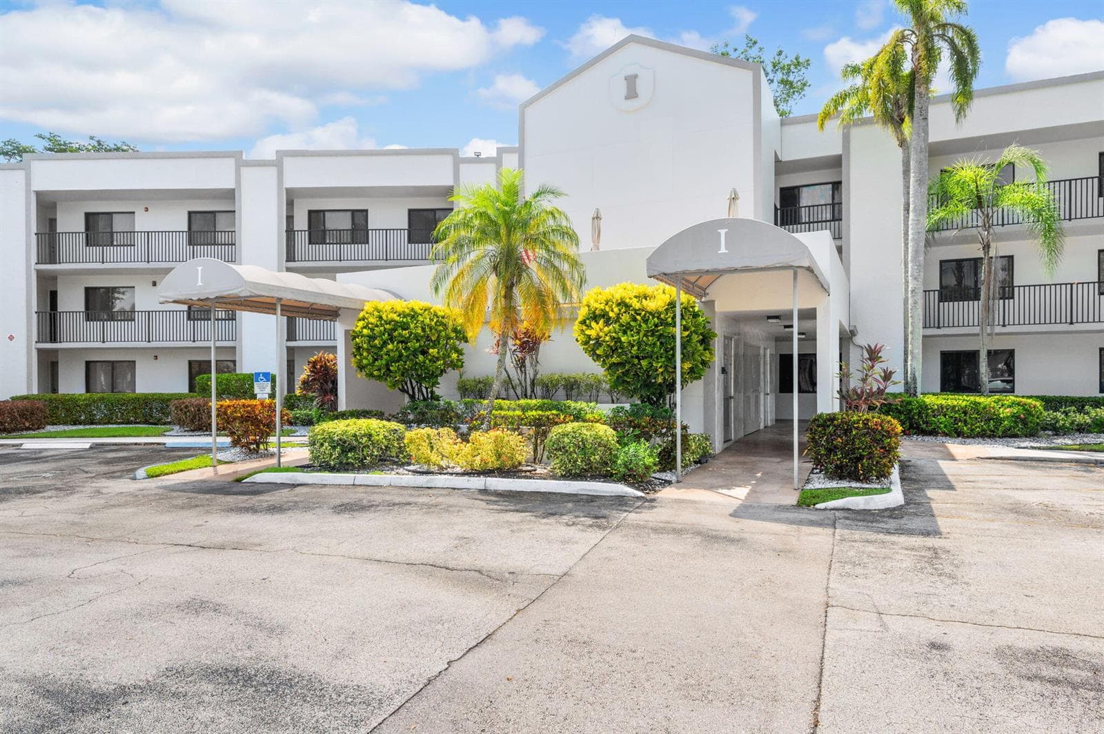 10837 W CLAIRMONT Circle # 208, Tamarac FL 33321