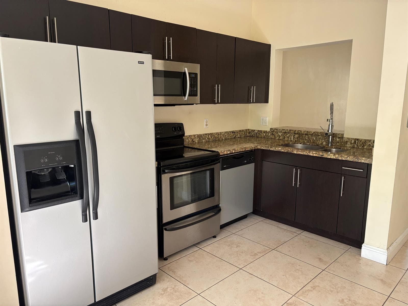 6235 SW 47TH Manor # 202, Davie FL 33314 photo 2