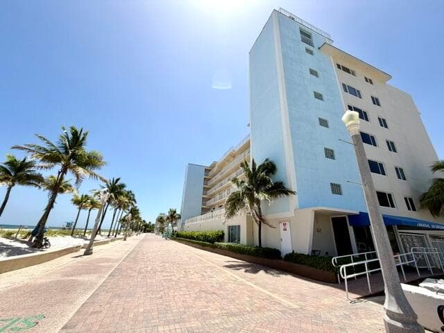 300 OREGON Street # 408, Hollywood FL 33019 photo 2