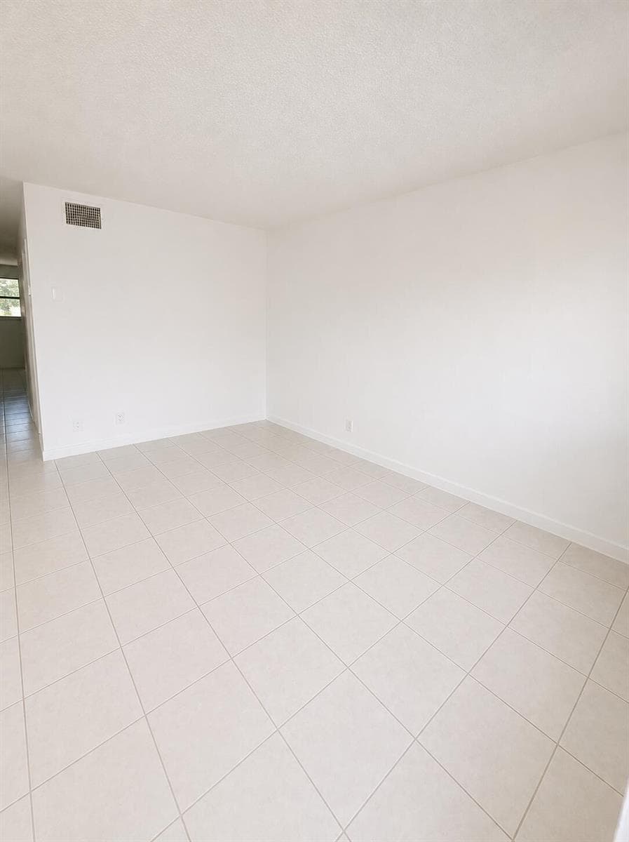 1150 NE 17TH Court # 15, Fort Lauderdale FL 33305 photo 3