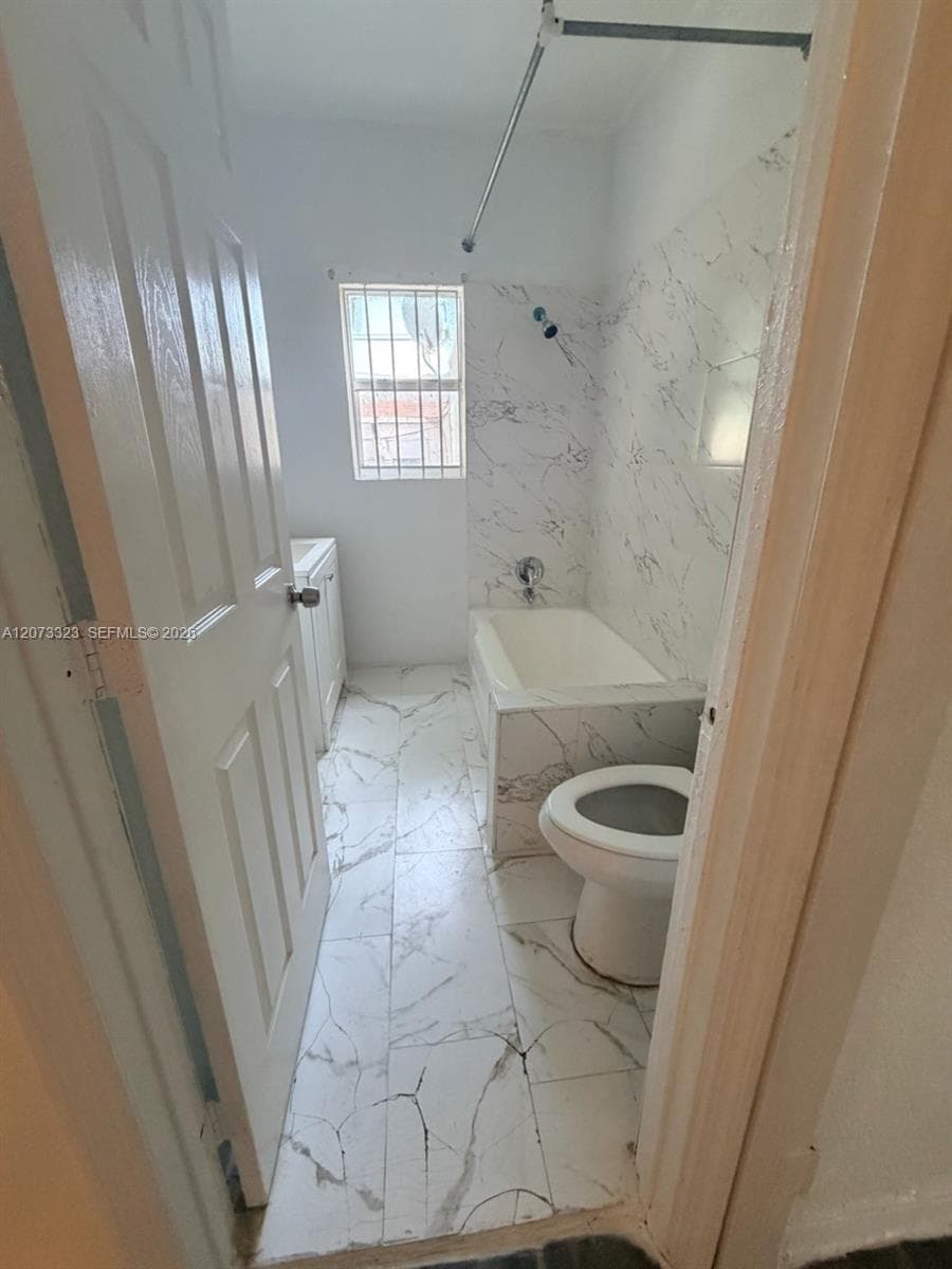 786 NW 75th St # F, Miami FL 33150 photo 5
