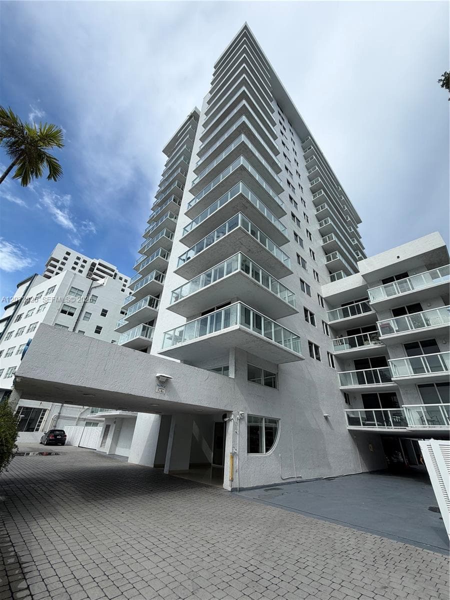 2457 Collins Ave # 1405, Miami Beach FL 33140