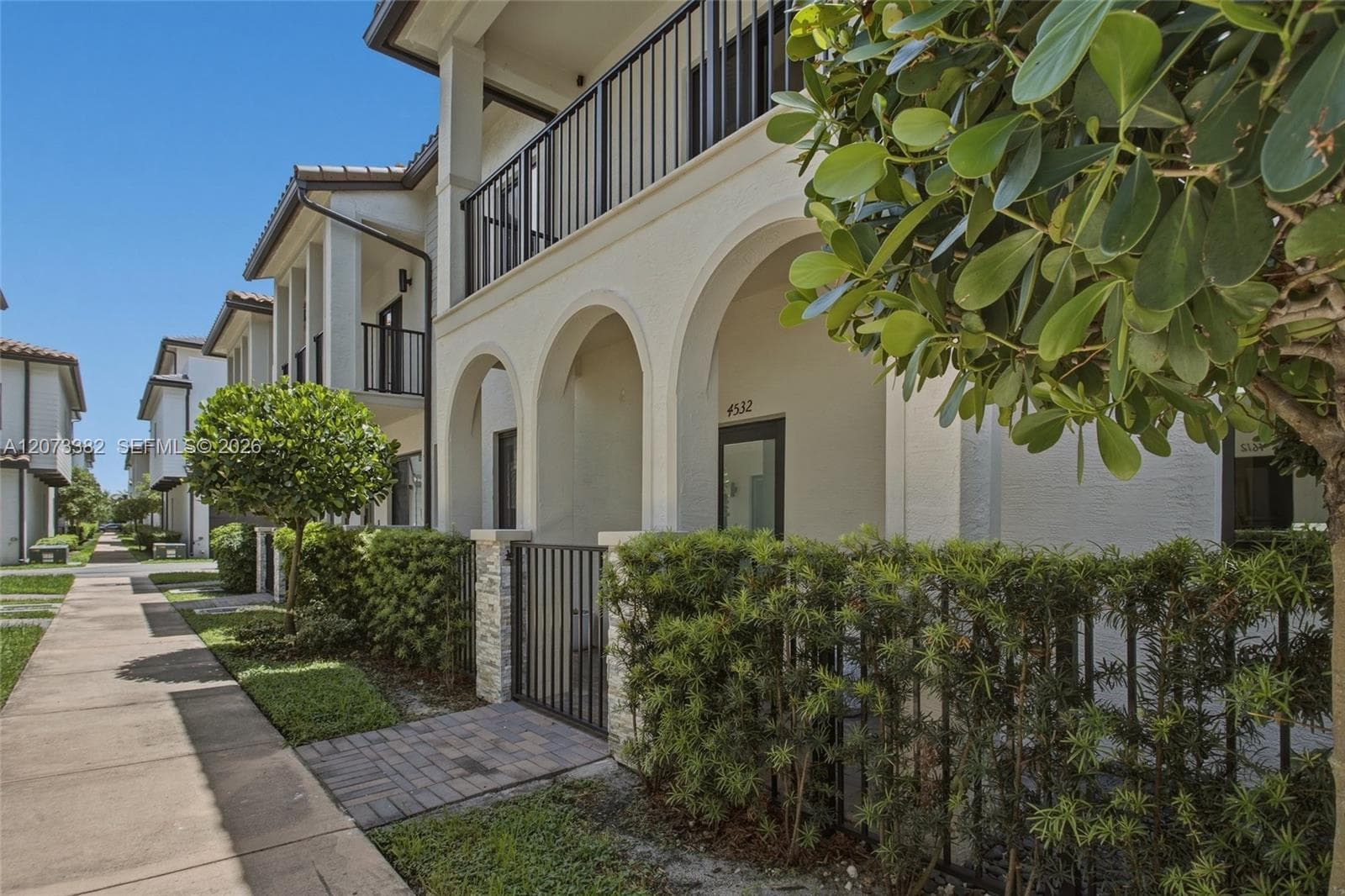 4532 NW 83 PSGE # 0, Doral FL 33166 photo 2