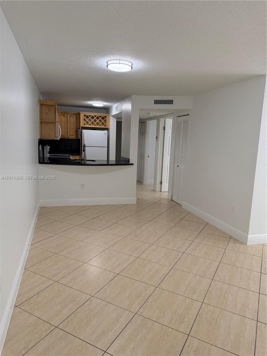 210 SW 11th St # 204, Miami FL 33130
