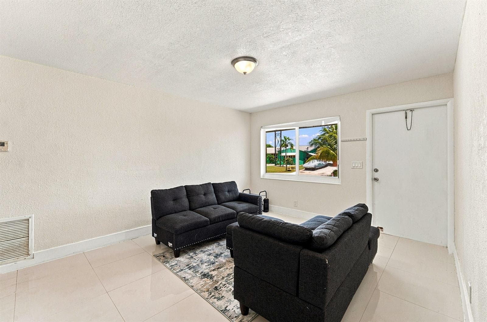 1010 Pinetree Drive, Lantana FL 33462 photo 2