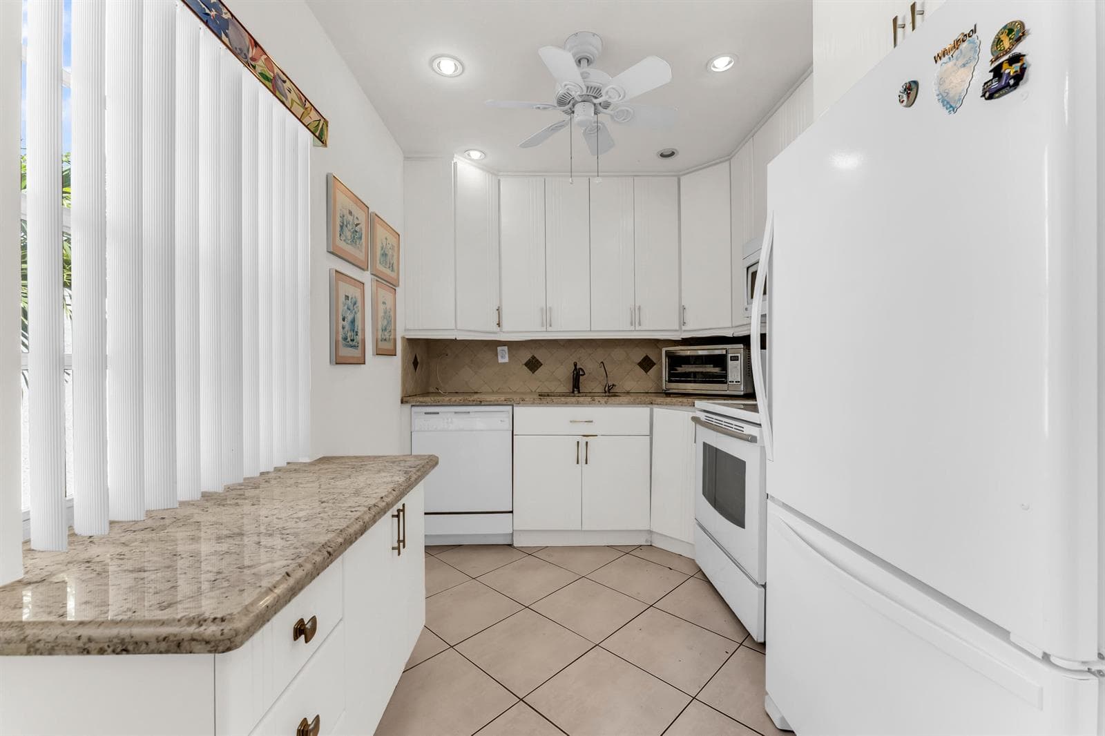 572 Flanders L # 572, Delray Beach FL 33484 photo 3