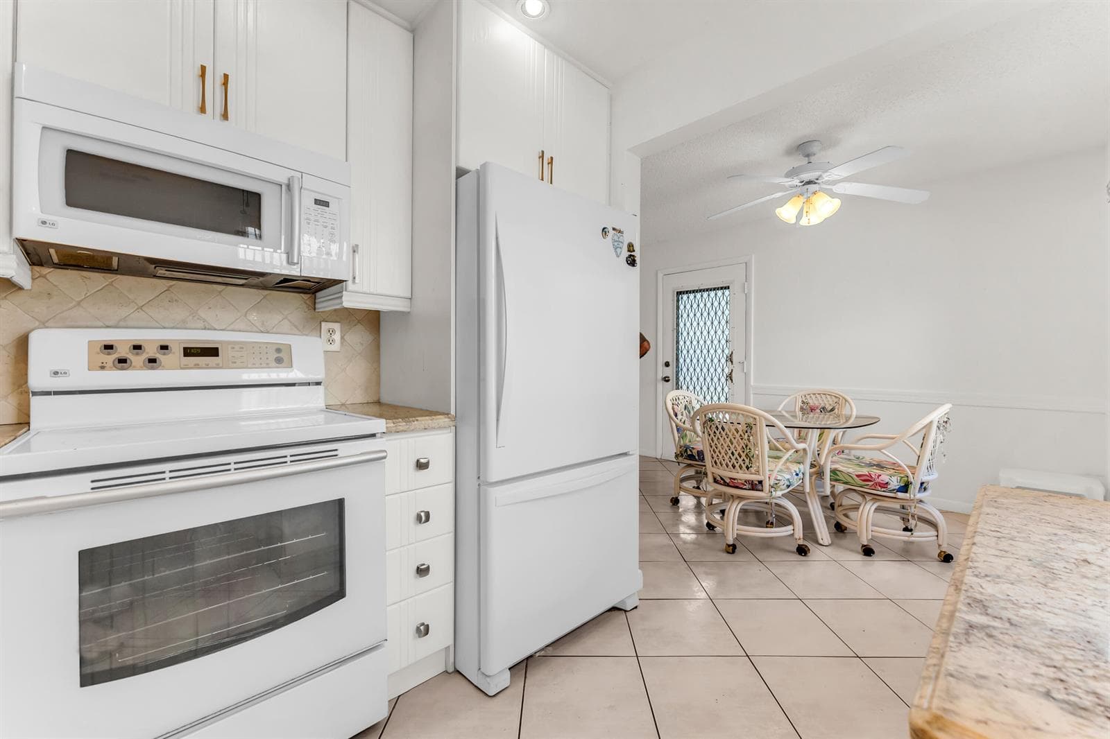 572 Flanders L # 572, Delray Beach FL 33484 photo 4