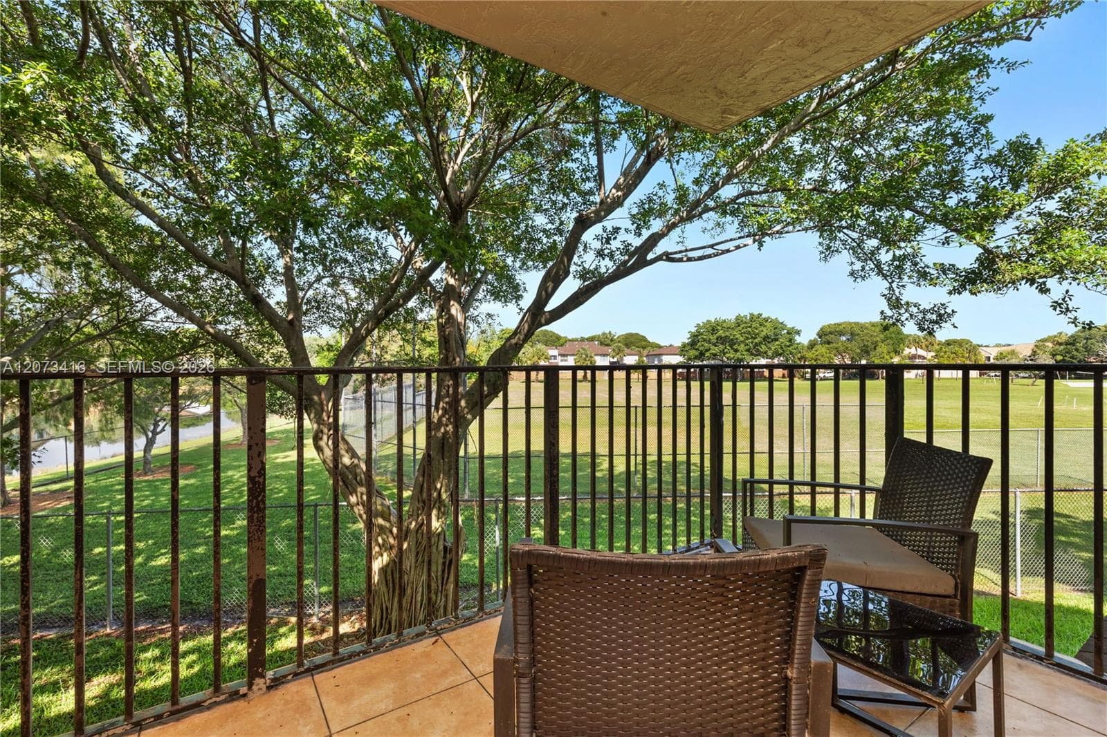 400 Palm Cir W # 208, Pembroke Pines FL 33025 photo 4