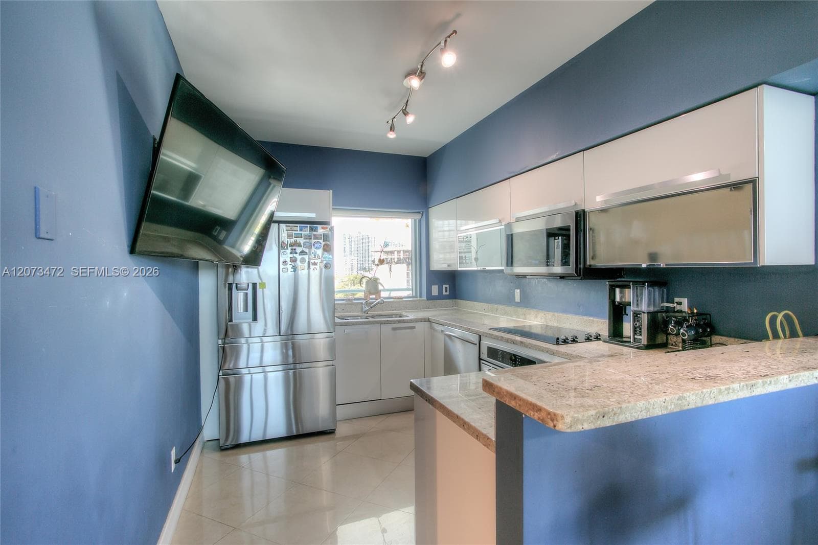 601 NE 36th St # 710, Miami FL 33137 photo 3