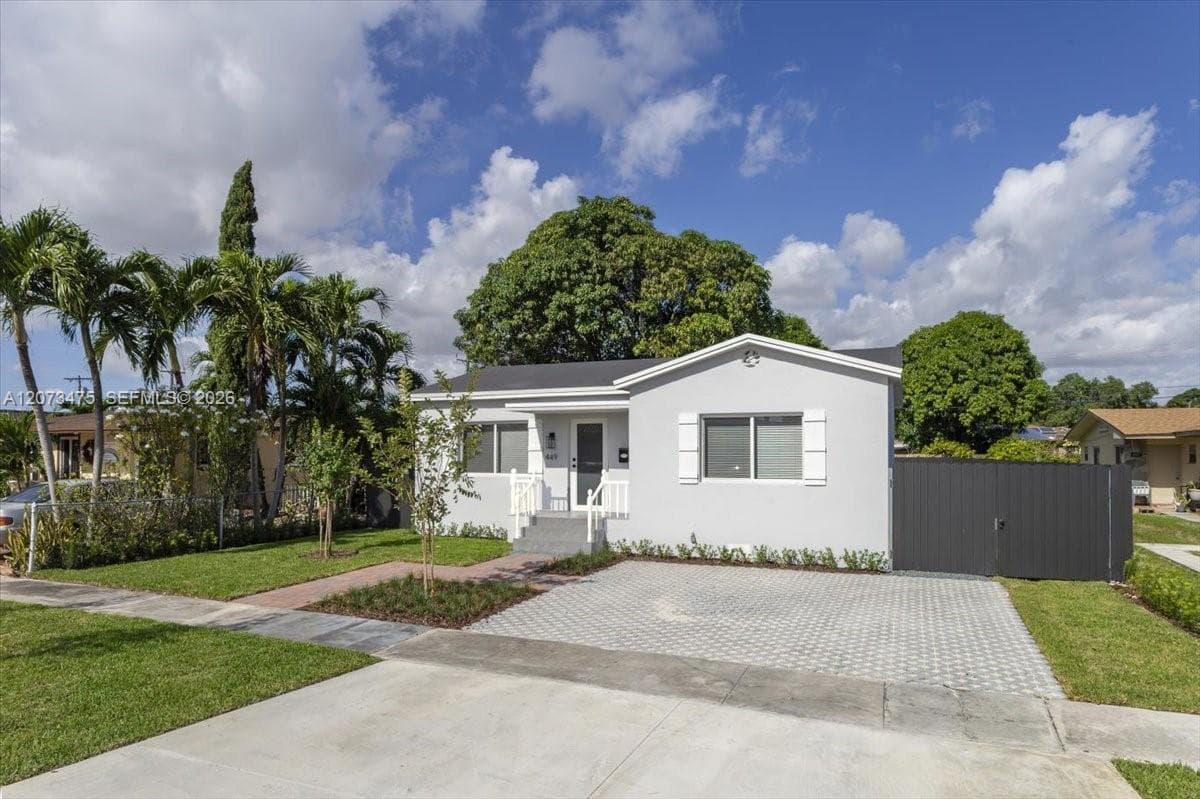 449 E 10th St, Hialeah FL 33010 photo 2
