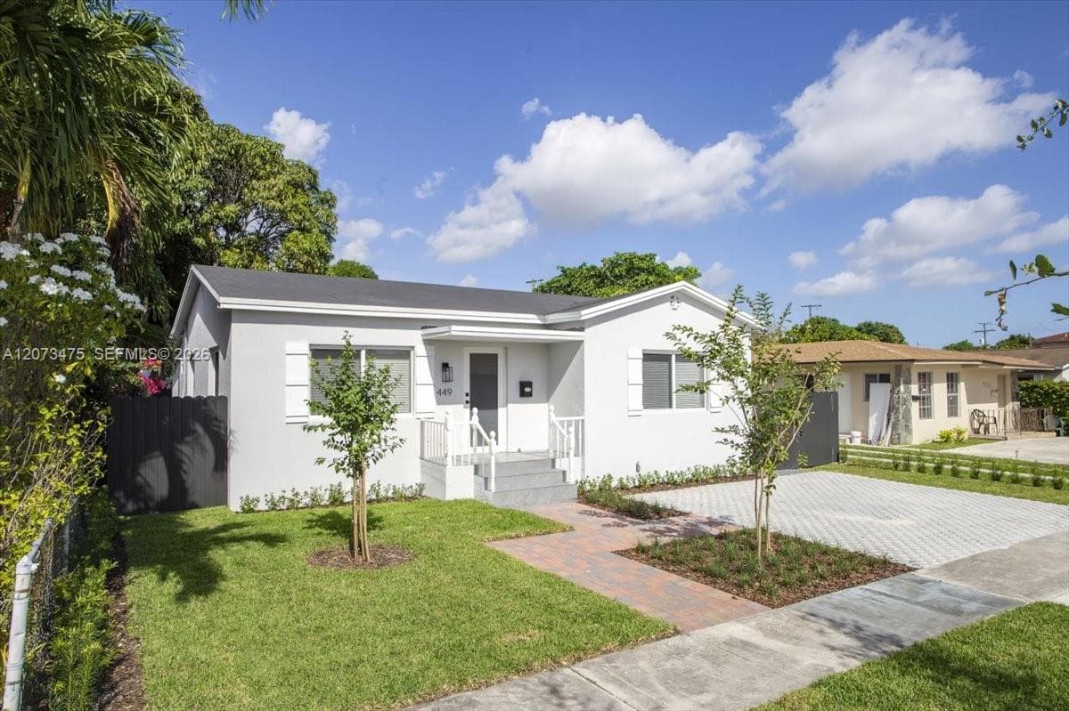449 E 10th St, Hialeah FL 33010