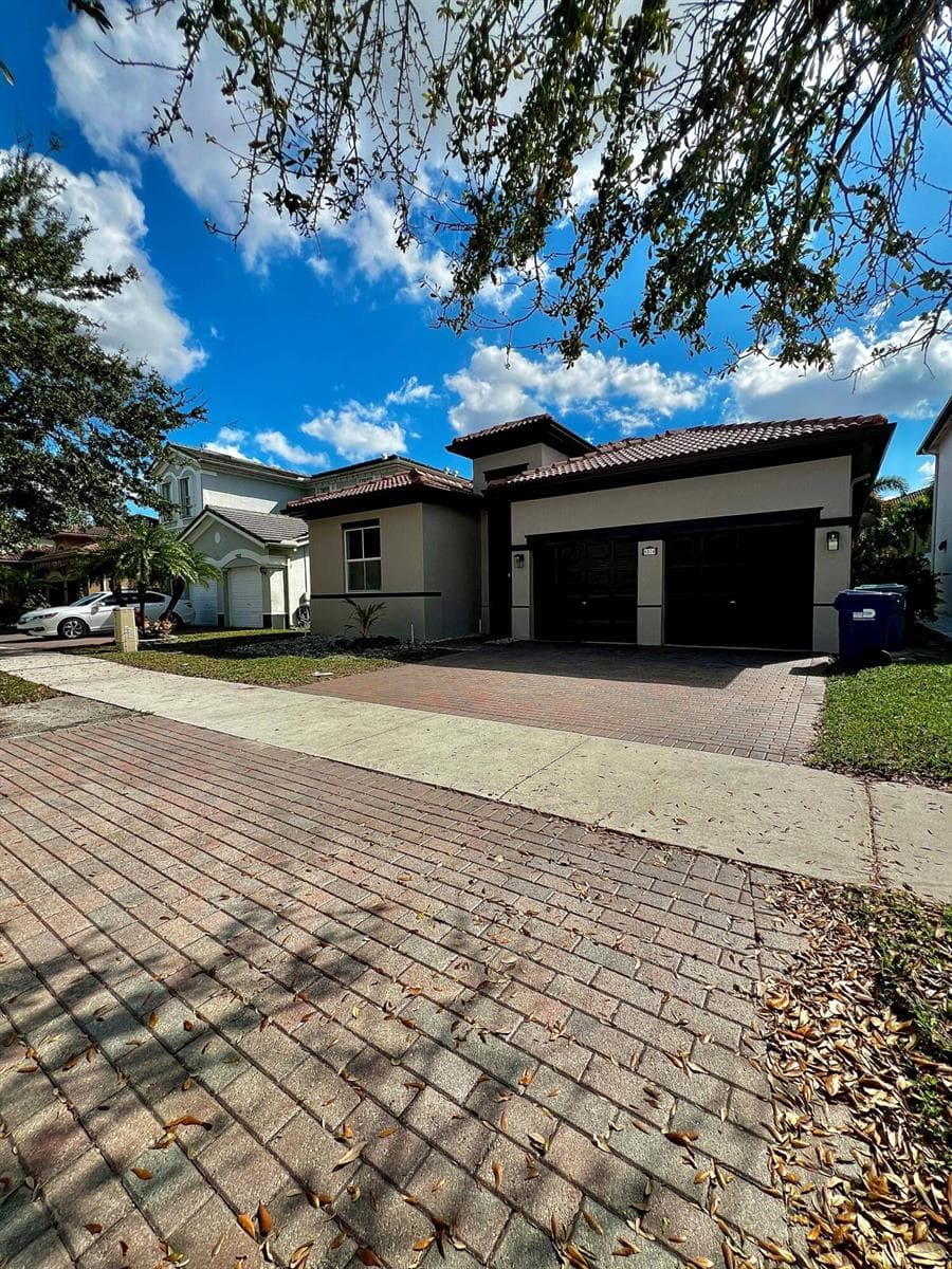 8874 NW 182ND Street, Hialeah FL 33018 photo 3