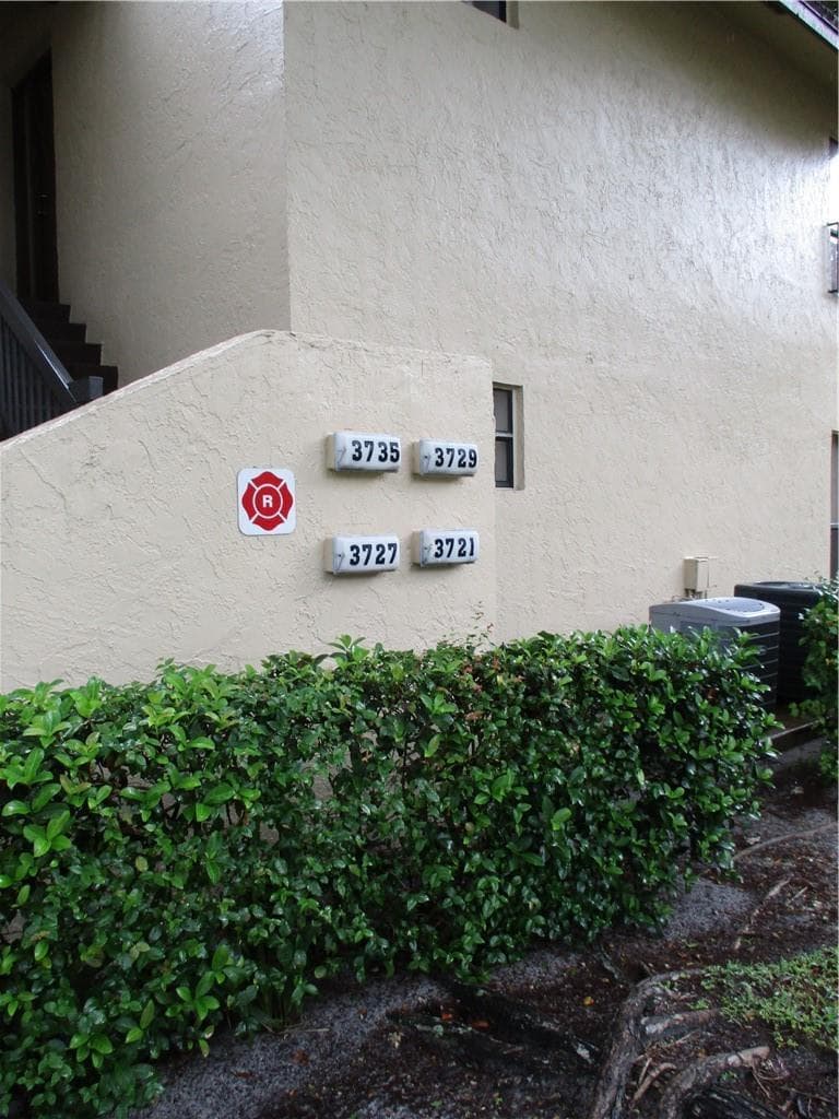 3721 Cocoplum Circle, Coconut Creek FL 33063 photo 3