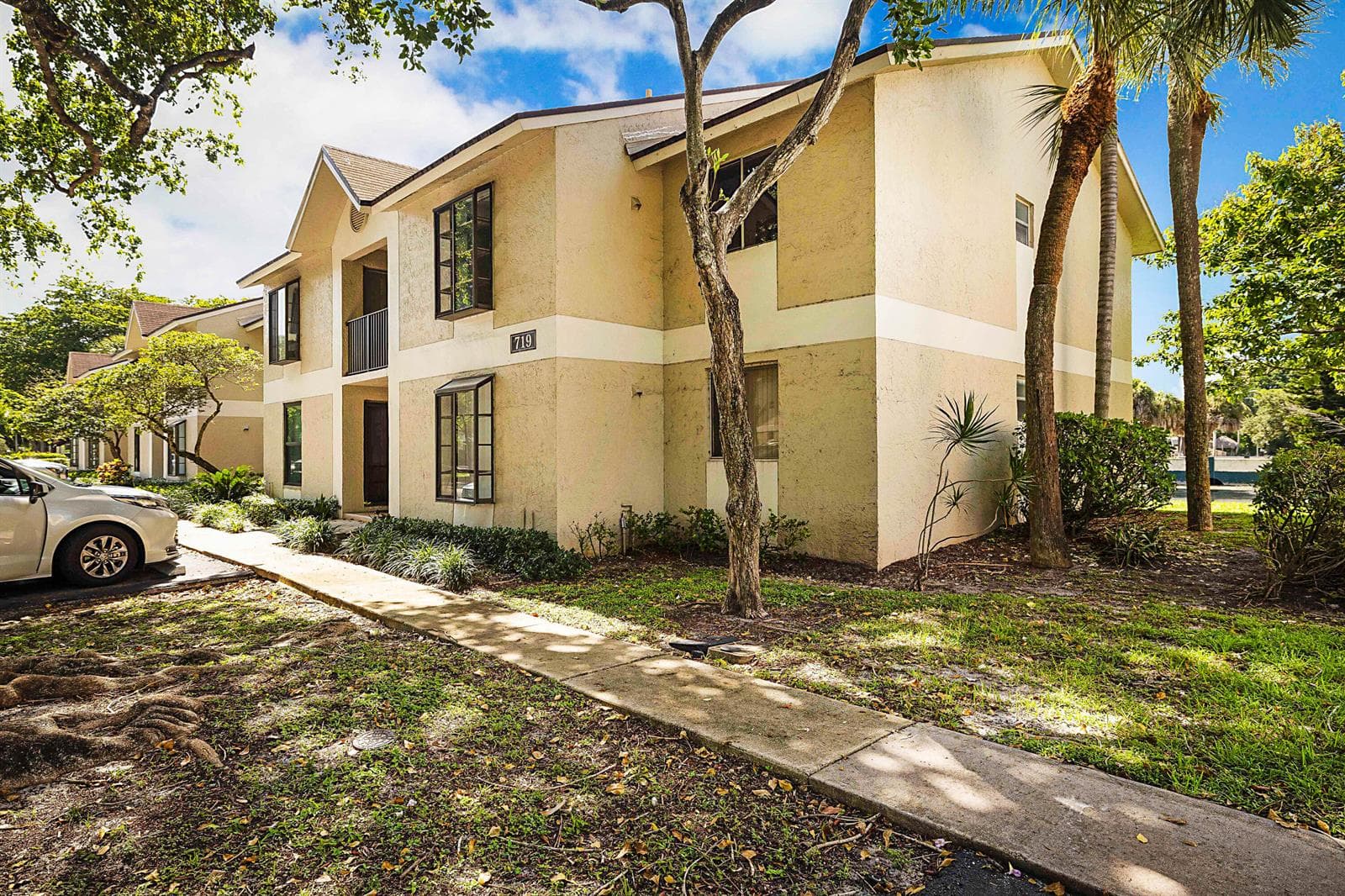 719 GARDENS Drive # 206, Pompano Beach FL 33069