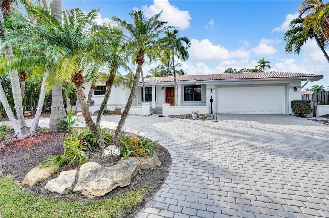 612 Hibiscus Dr, Hallandale Beach FL 33009 photo 3