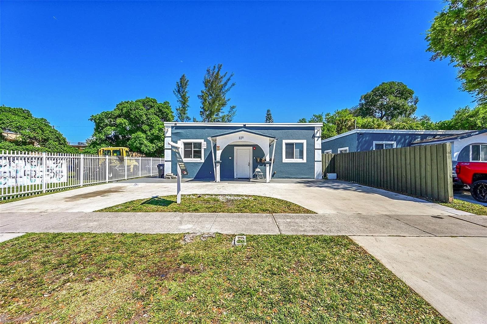526 NW 15TH Way, Fort Lauderdale FL 33311