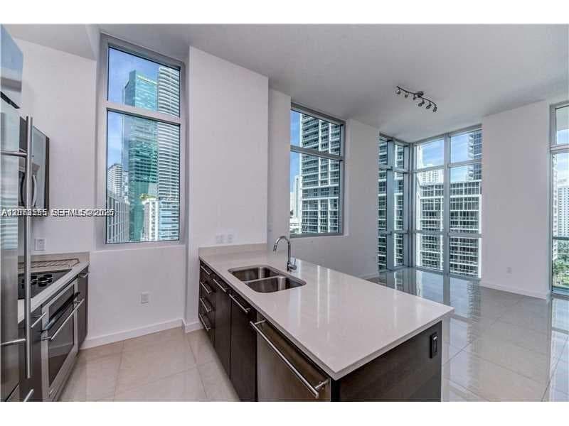 500 Brickell Ave # 1101, Miami, FL 33131 photo 4
