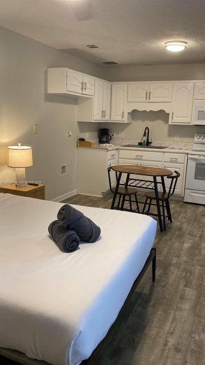 319 Vestavia # B, Panama City FL 32413
