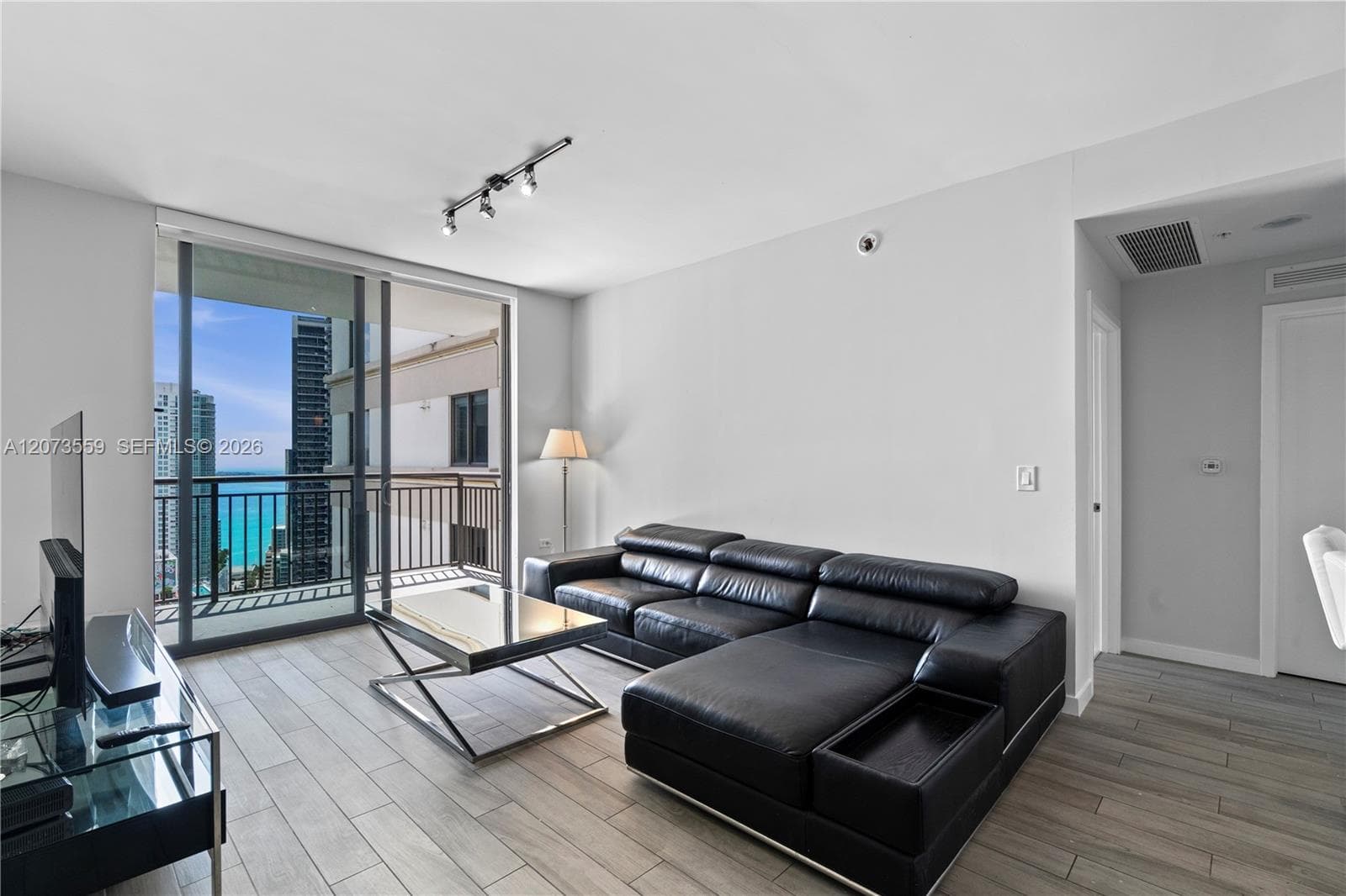 999 SW 1st Ave # 3307, Miami FL 33130 photo 2