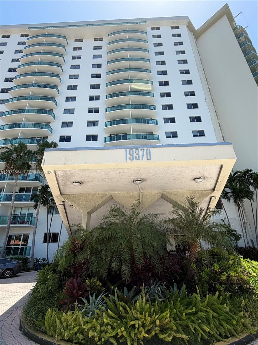 19370 Collins Ave # 1120, Sunny Isles Beach FL 33160 photo 2