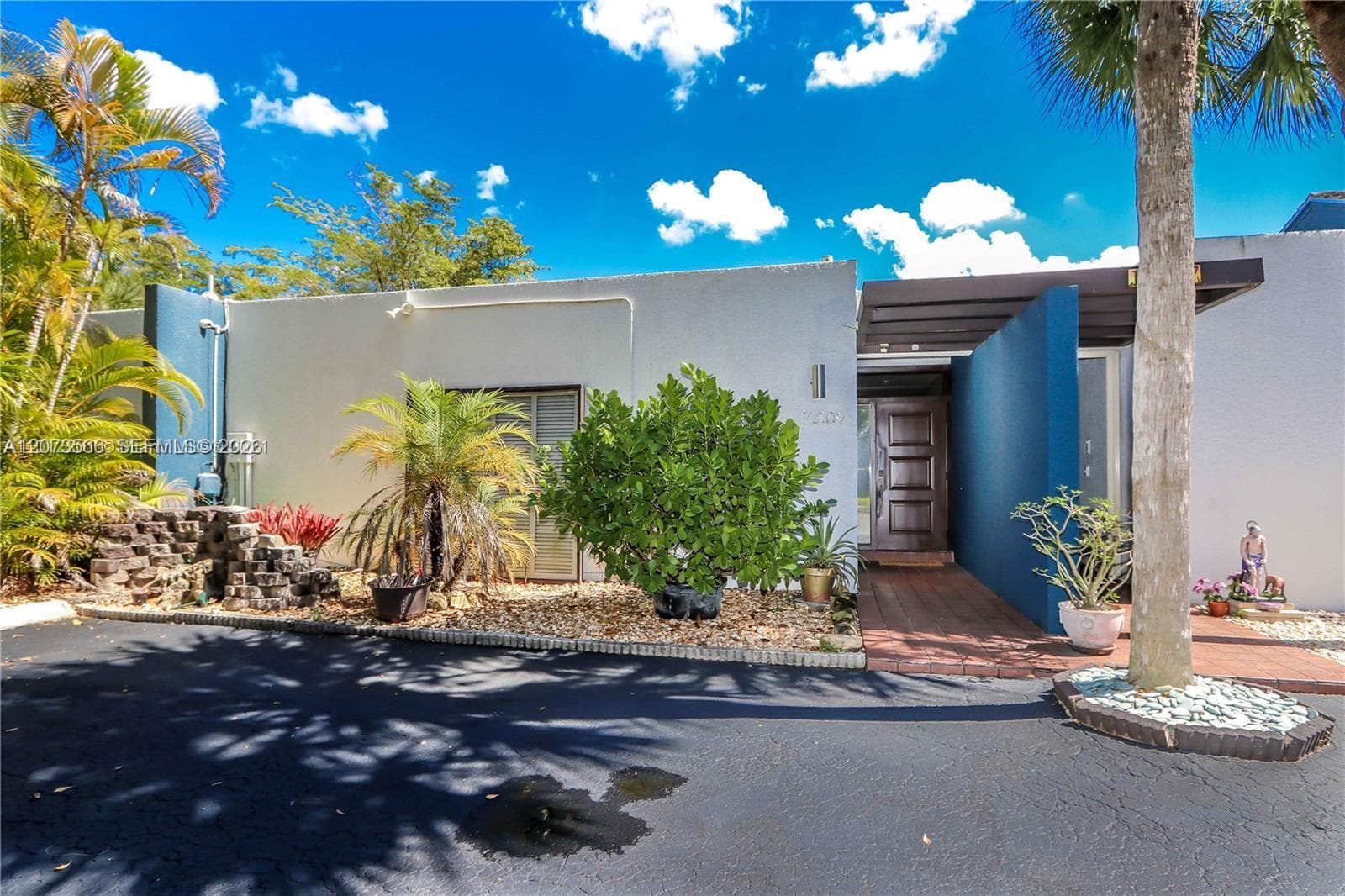 16509 Fox Den Ct, Miami Lakes FL 33014 photo 4