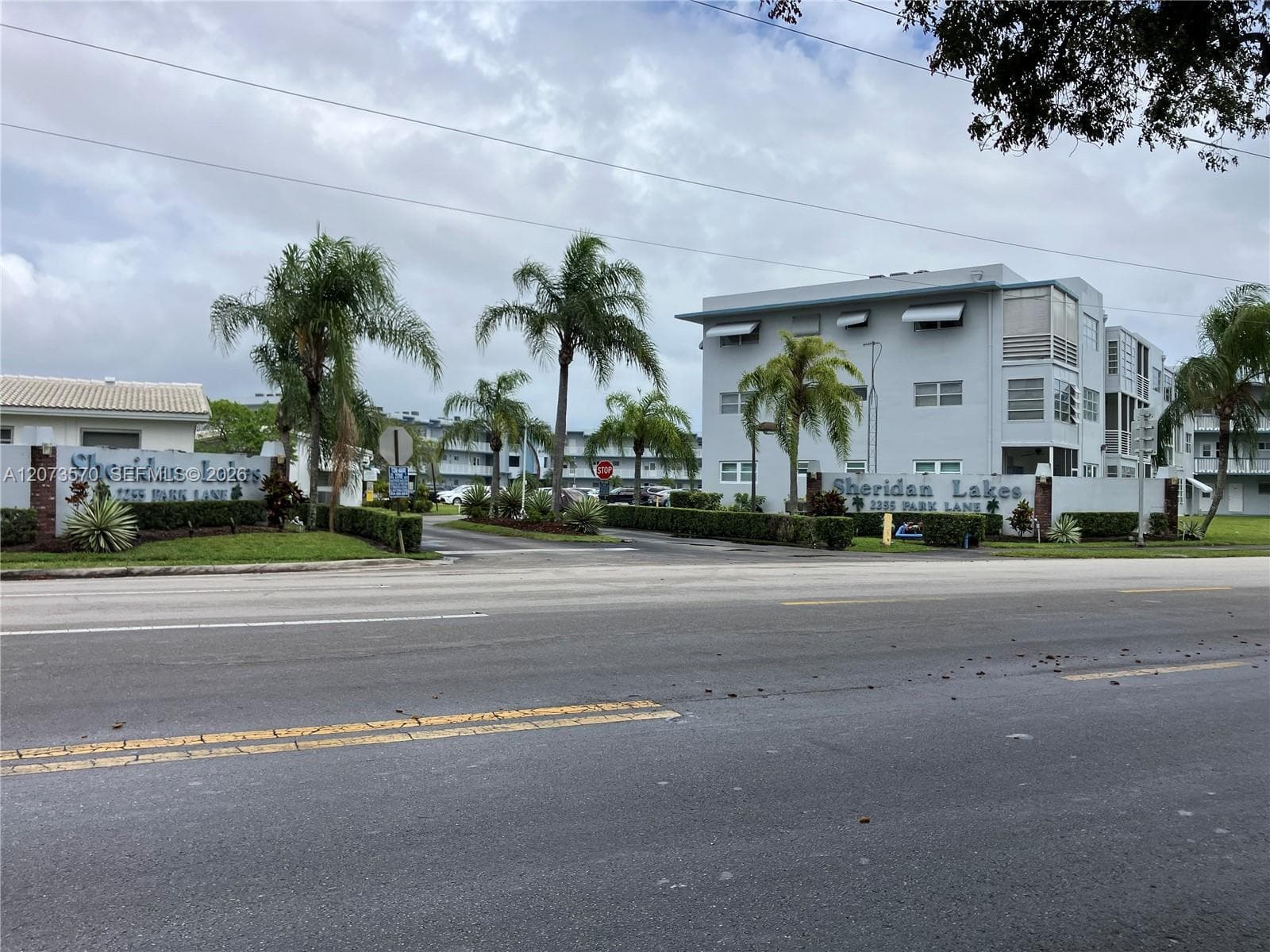 2300 Park Ln # 203, Hollywood FL 33021 photo 2