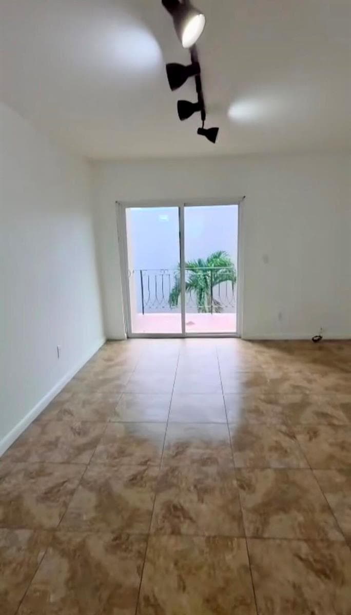 3640 NW 9TH Street # 306, Miami, FL 33125 photo 3