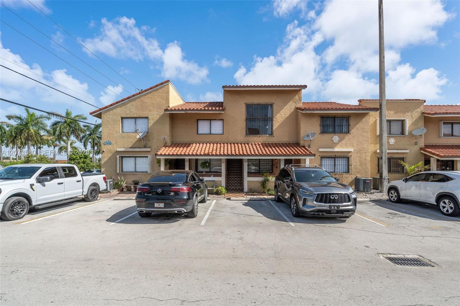2775 W 62nd St # 206, Hialeah FL 33016