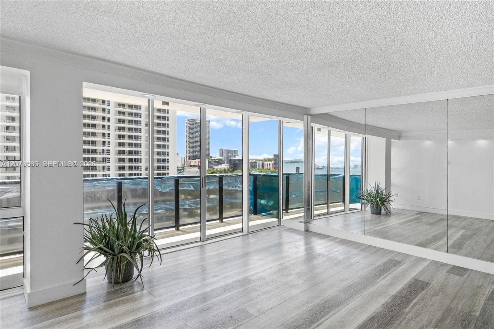 600 NE 36th St # 1404, Miami FL 33137 photo 2