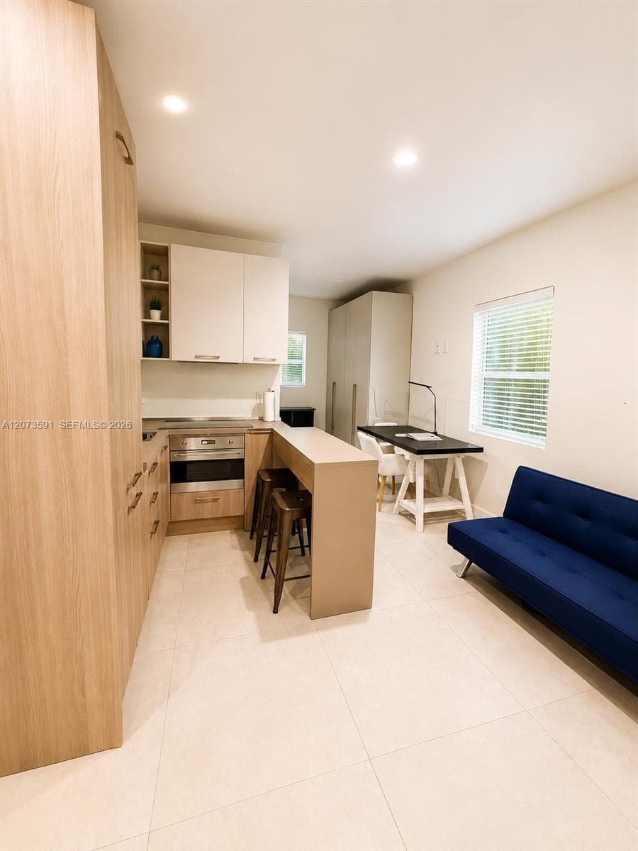 245 NE 33rd St # 107, Miami, FL 33137 photo 5
