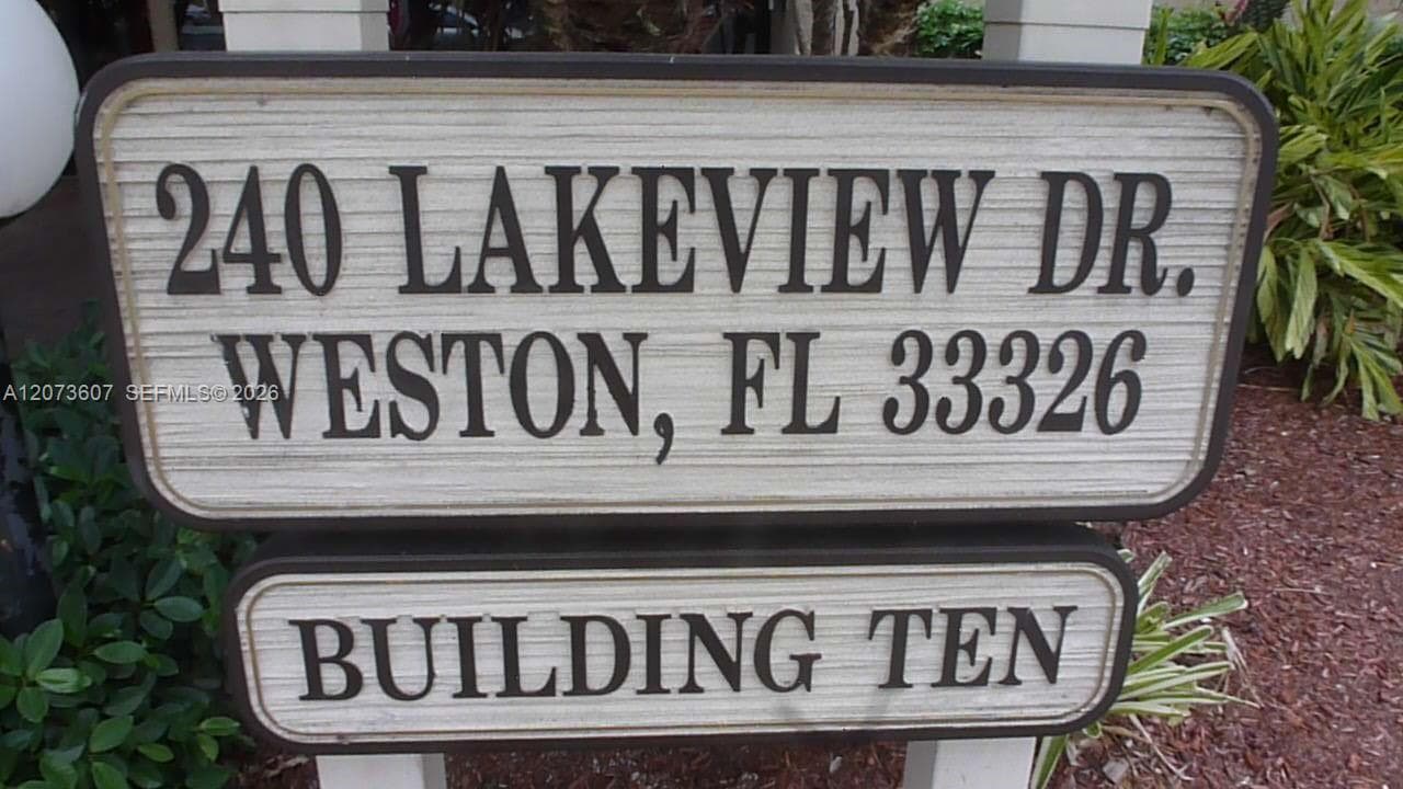 240 Lakeview Dr # 109, Weston FL 33326 photo 2