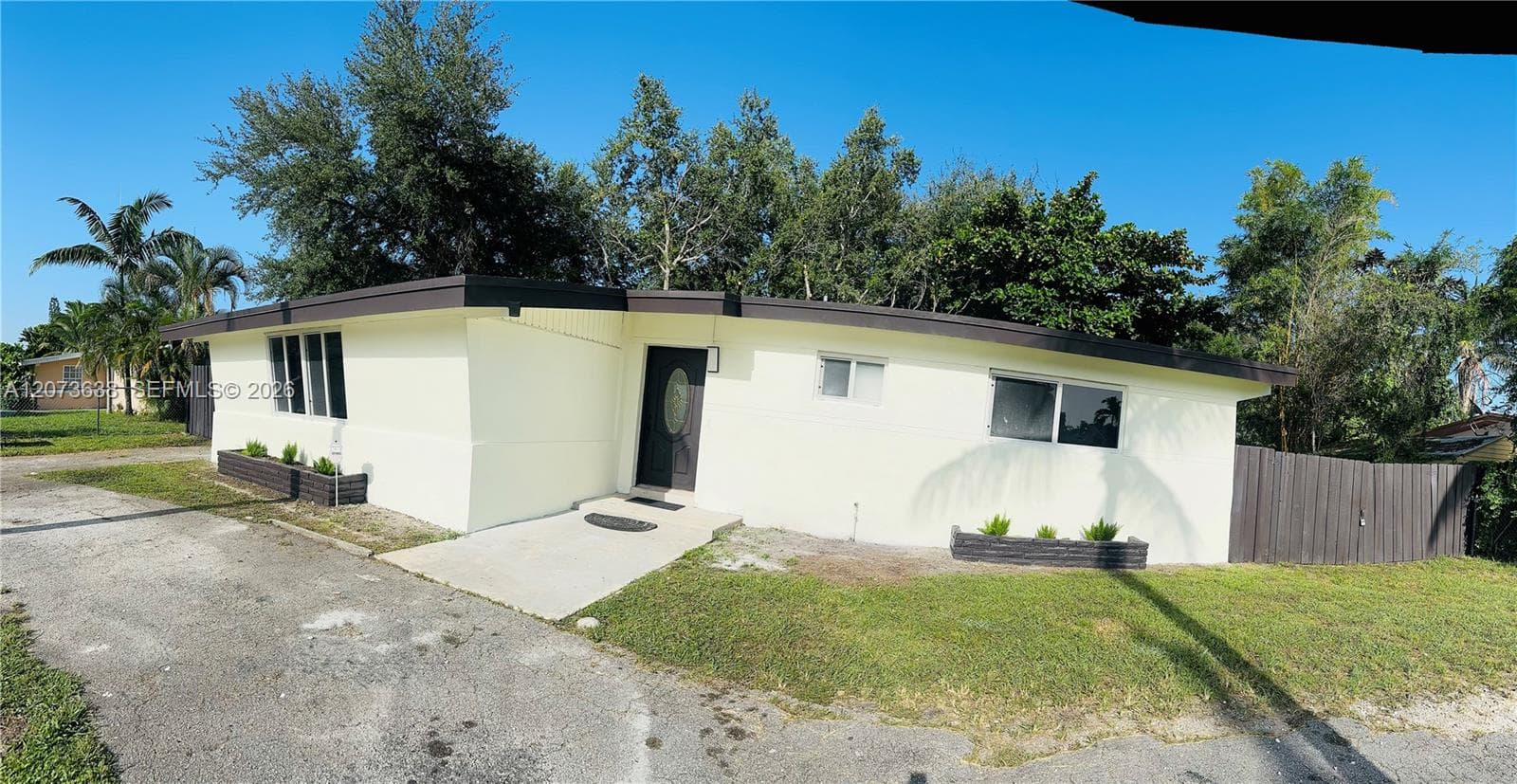 17521 NE 4th Ave, Miami FL 33162 photo 2