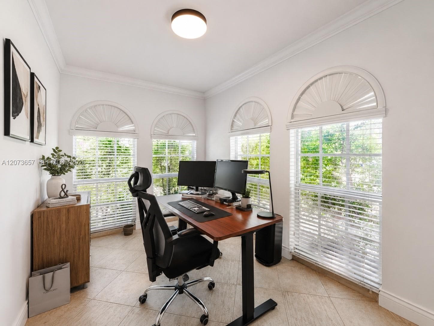 530 NW 31st Av, Miami FL 33125 photo 2