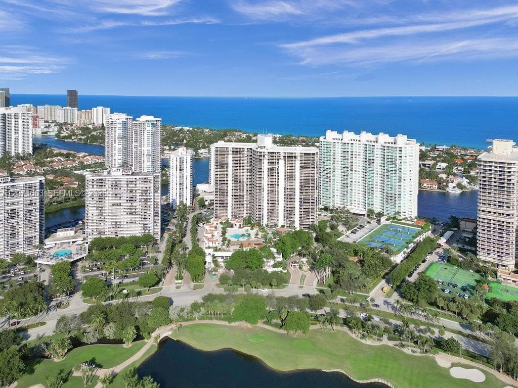 20281 E Country Club Dr # 404, Aventura FL 33180