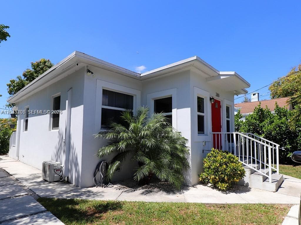 260 NW 40th St # A, Miami, FL 33127 photo 2