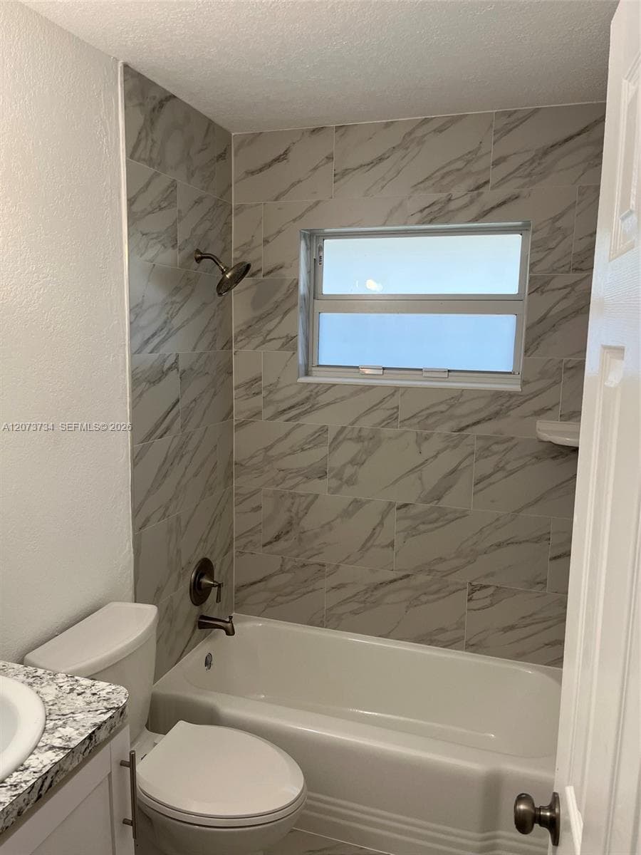 330 NE 7th St # 330, Pompano Beach, FL 33060 photo 4