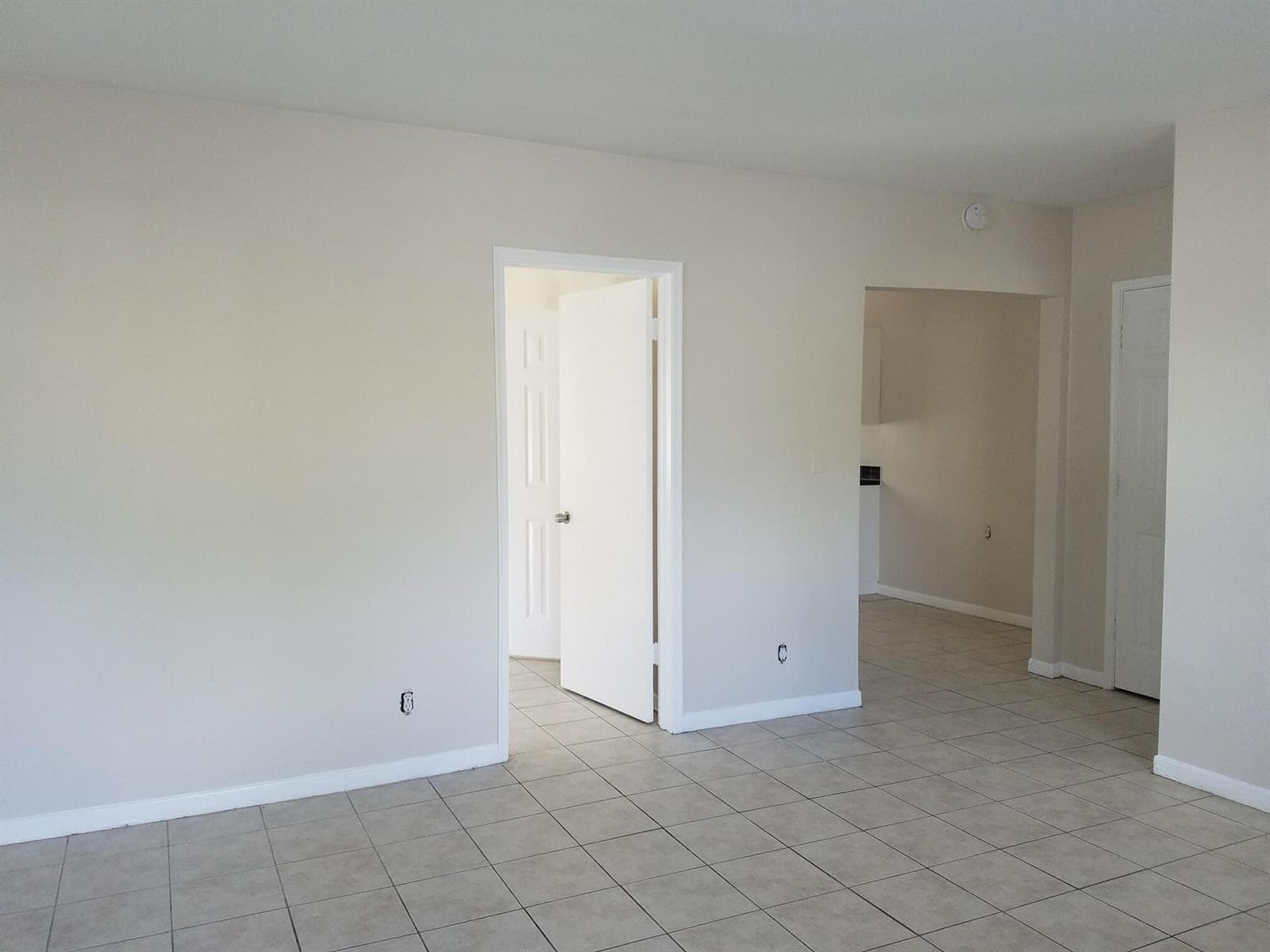 300 SW 10TH Avenue, Fort Lauderdale FL 33312 photo 2