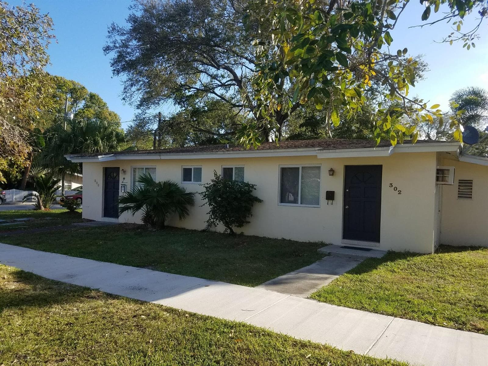 300 SW 10TH Avenue, Fort Lauderdale FL 33312