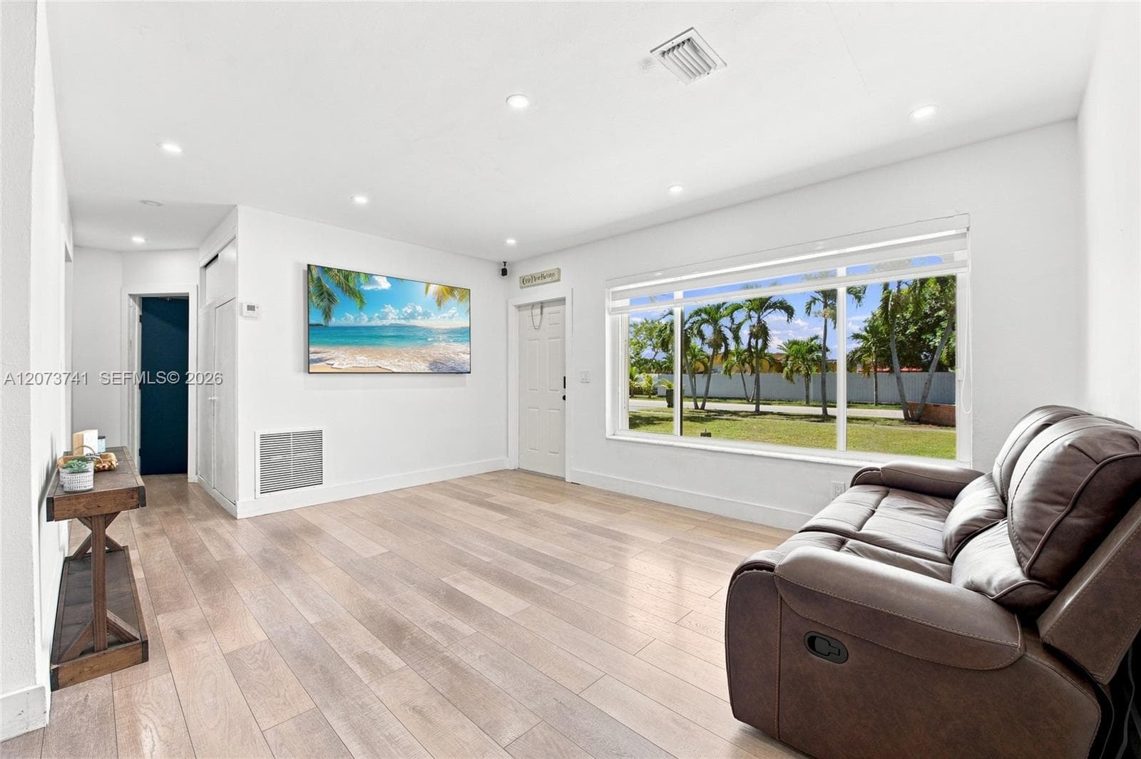 681 W 55th Pl, Hialeah FL 33012 photo 3