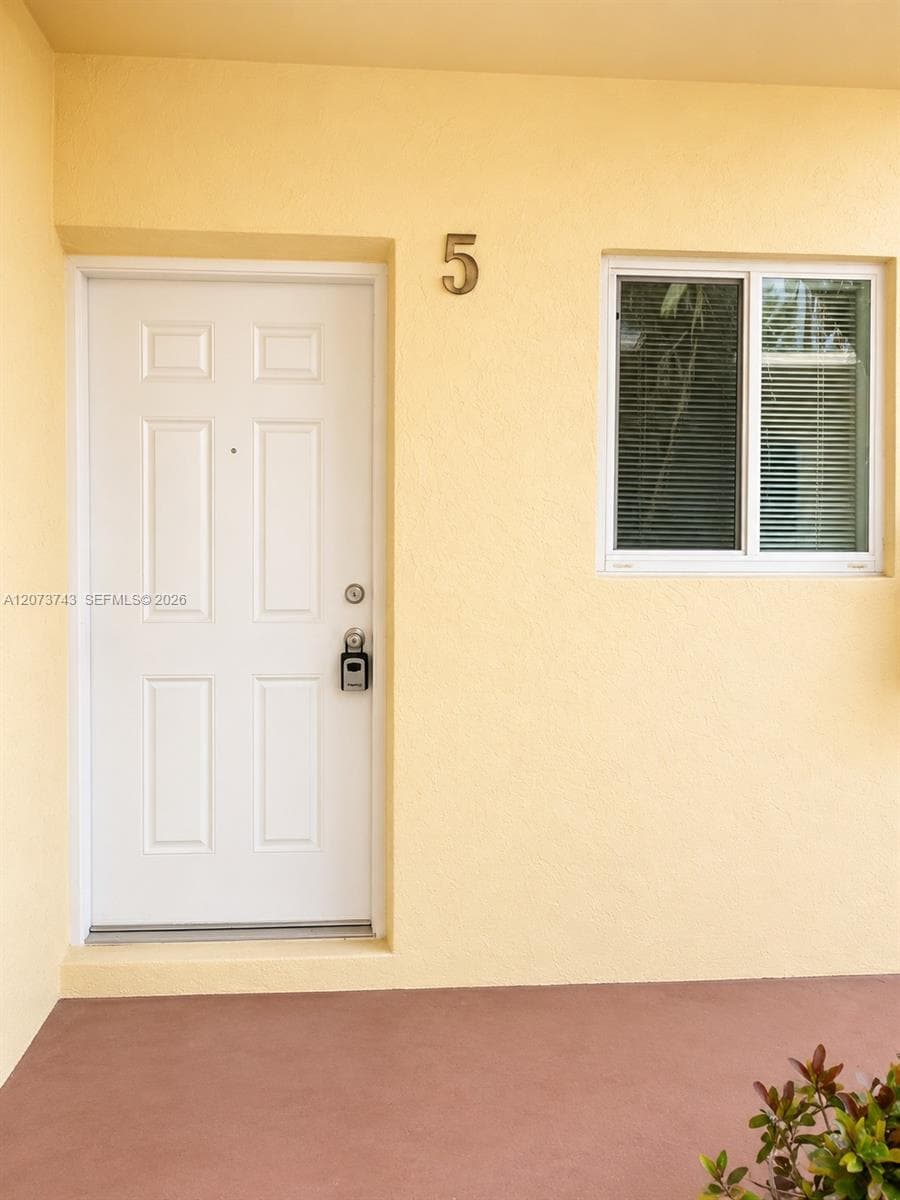 724 NE 4th St # 5, Hallandale Beach FL 33009 photo 2