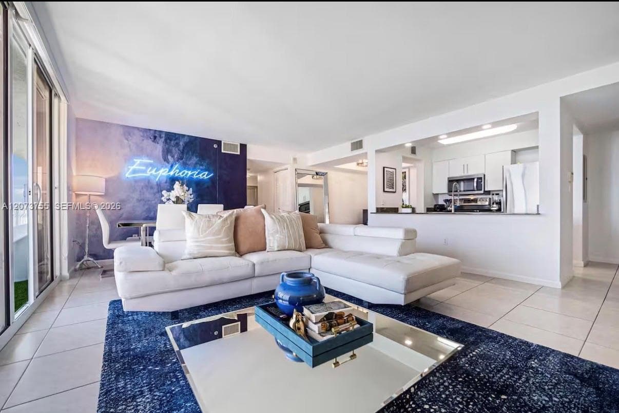 1200 Brickell Bay Dr # 4101, Miami FL 33131 photo 4