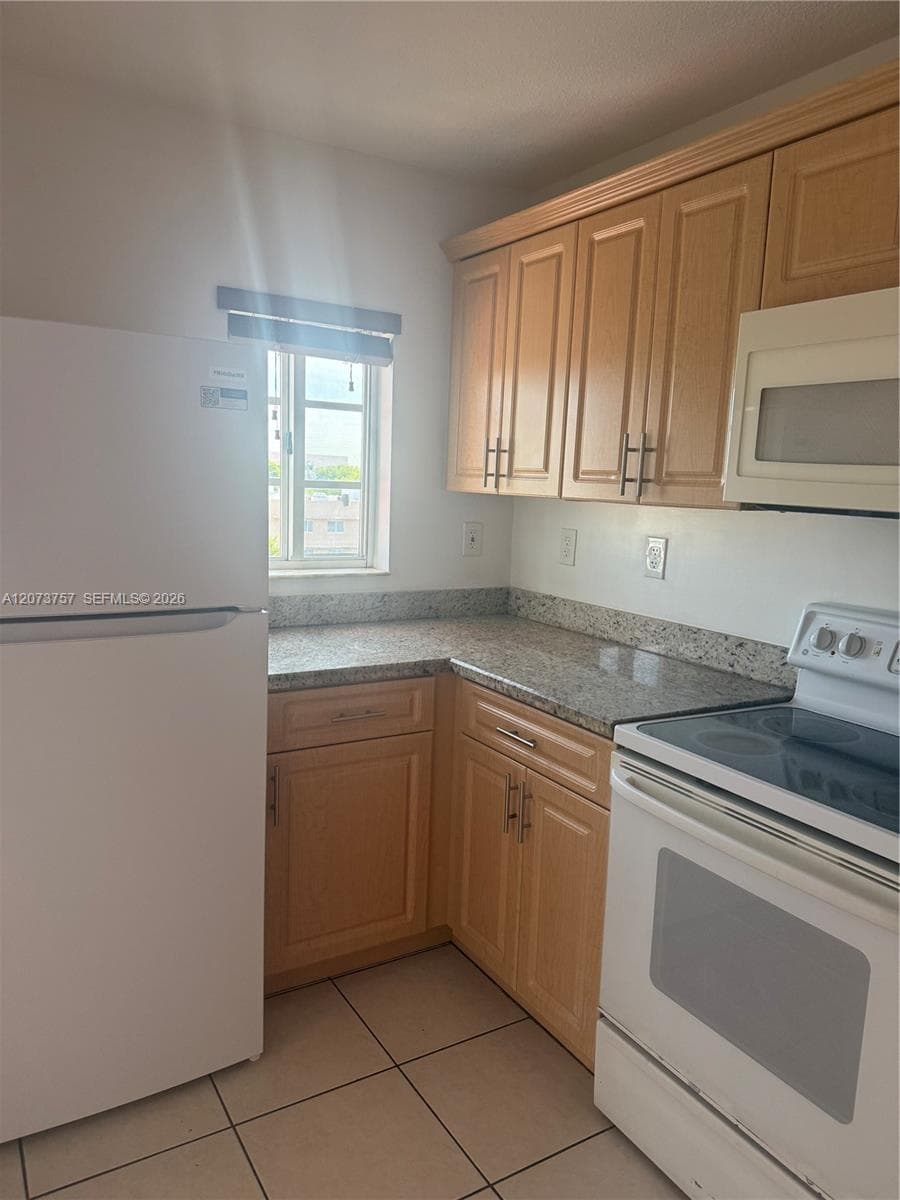 21 E 3rd St # 507, Hialeah, FL 33010 photo 3