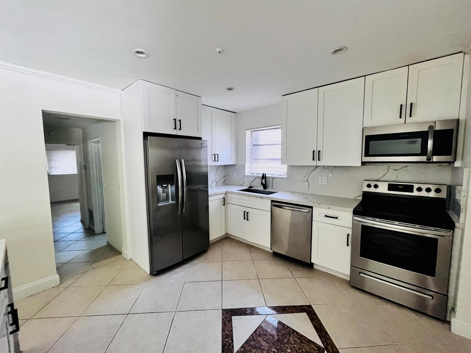 924 Johnson Street, Hollywood FL 33019 photo 5