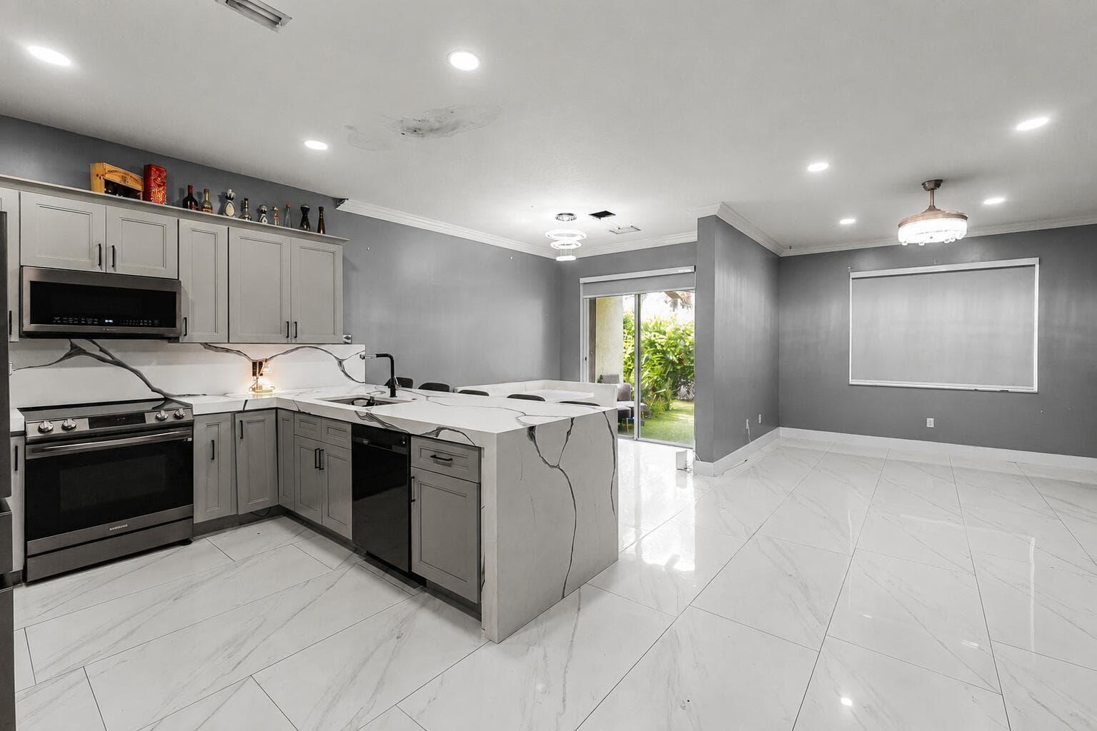 6119 Seminole Gardens Circle, Riviera Beach FL 33418 photo 5