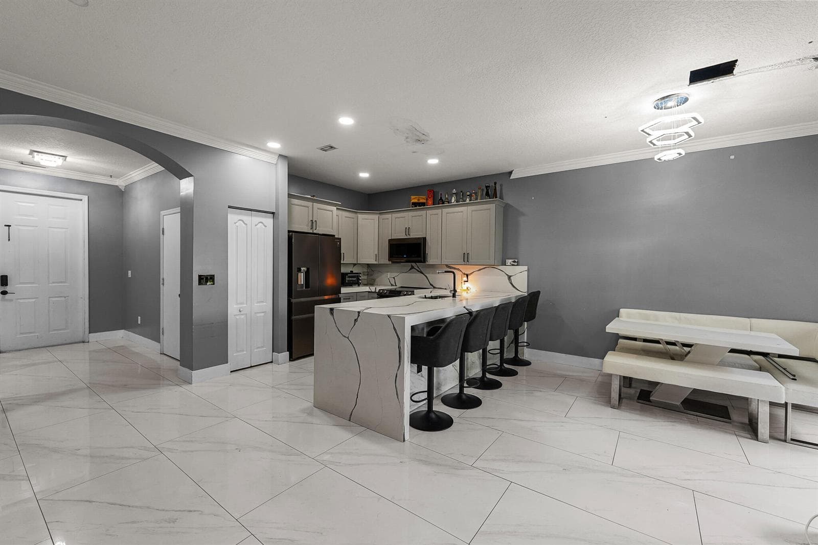 6119 Seminole Gardens Circle, Riviera Beach FL 33418 photo 4