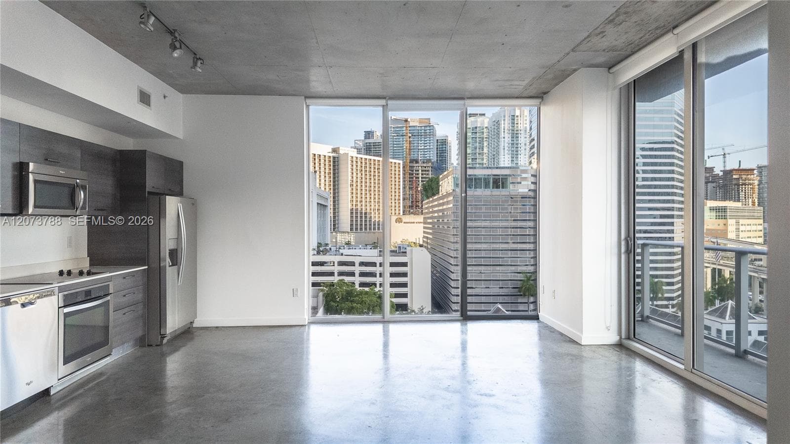 151 SE 1st St # 811, Miami FL 33131 photo 2