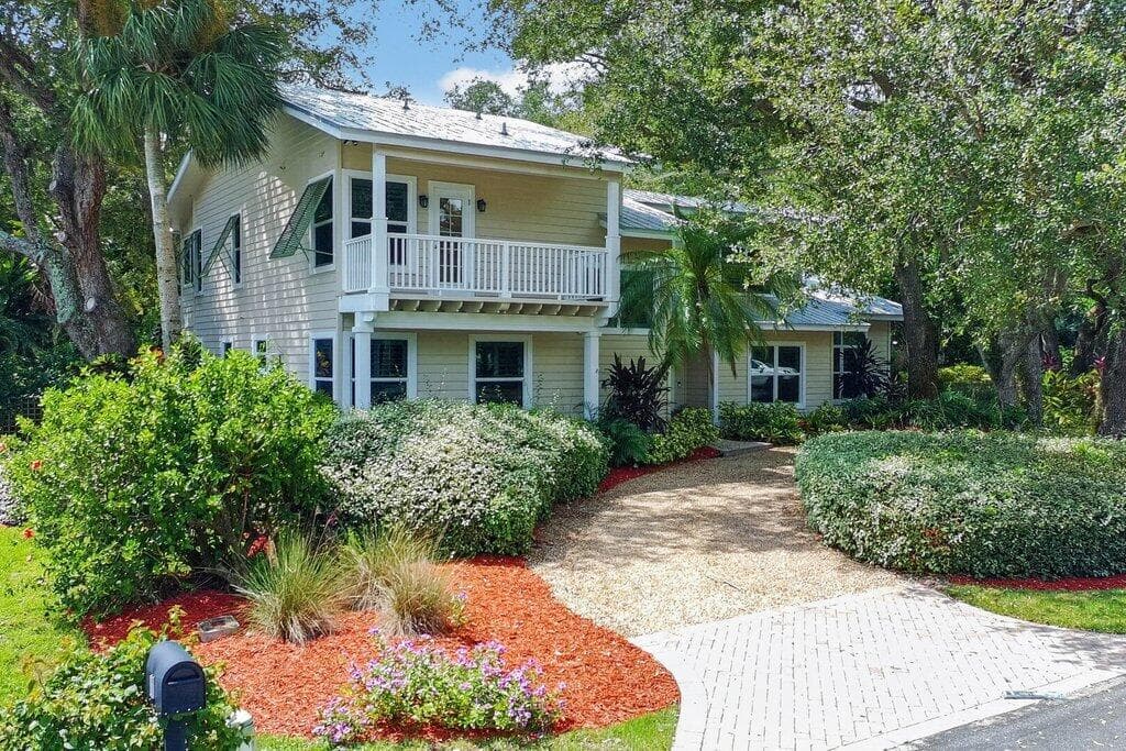 15 HERITAGE Way, Sewalls Point FL 34996